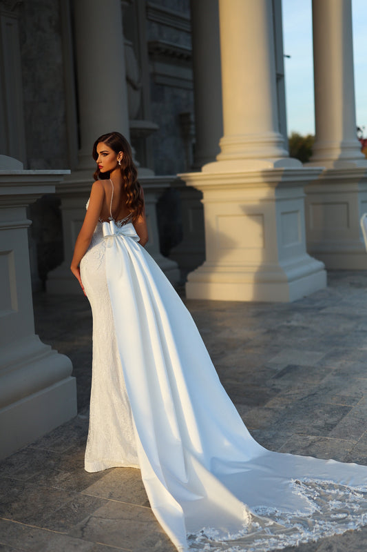 Sweetheart Neckline Mermaid Bridal Dress with a Bow and Train